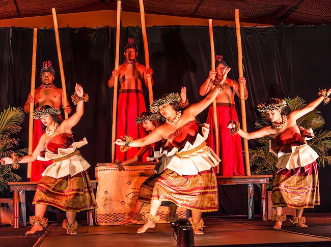 THE RITZ-CARLTON MAUI, KAPALUA LUAU